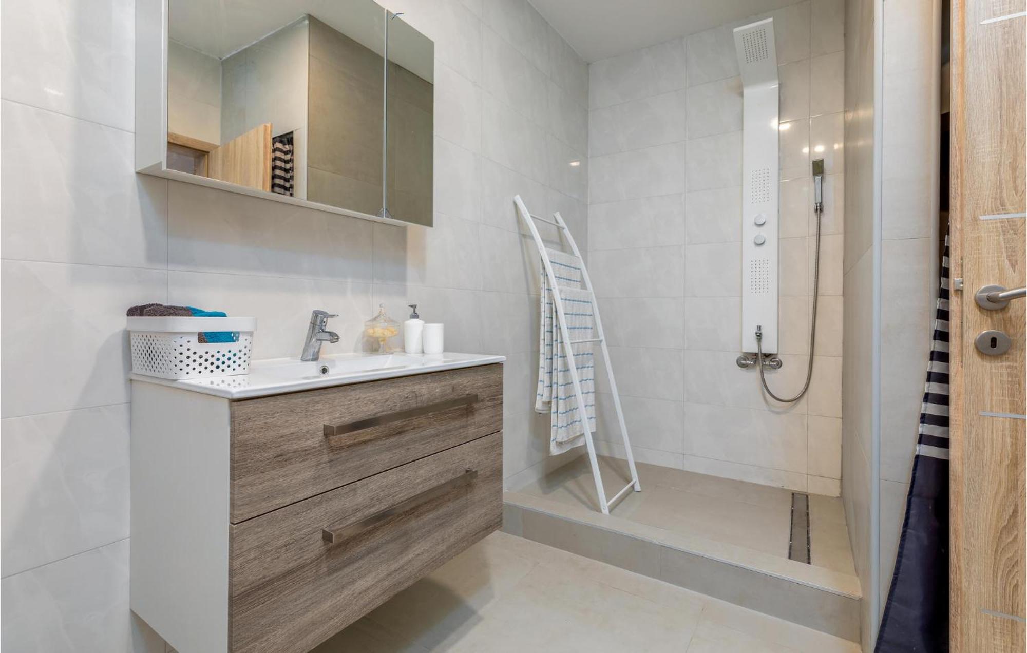 Awesome Apartment In Pula With Wifi Buitenkant foto